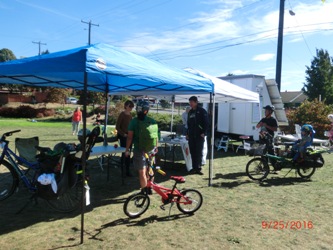 The Ercolini Hub stop on the DRT, with the solar trailer in the back ground.